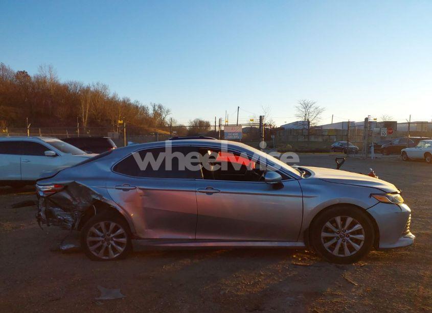 Photo 13 of 2020 Toyota Camry LE (VIN 4T1L11AK1LU887441)