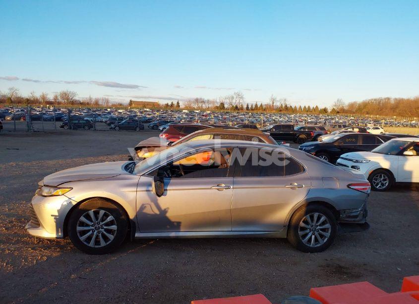 Photo 14 of 2020 Toyota Camry LE (VIN 4T1L11AK1LU887441)