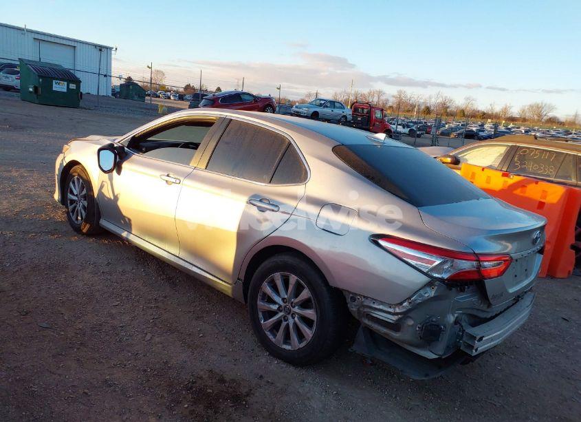 Photo 3 of 2020 Toyota Camry LE (VIN 4T1L11AK1LU887441)