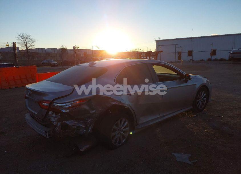 Photo 4 of 2020 Toyota Camry LE (VIN 4T1L11AK1LU887441)