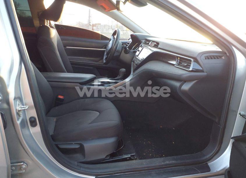 Photo 5 of 2020 Toyota Camry LE (VIN 4T1L11AK1LU887441)