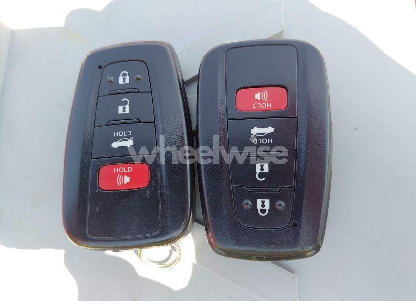 Photo 11 of 2020 Toyota Camry LE (VIN 4T1L11AK2LU500976)