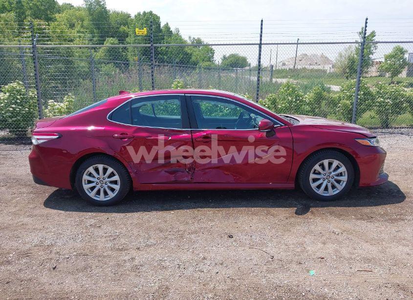 Photo 13 of 2020 Toyota Camry LE (VIN 4T1L11AK2LU500976)