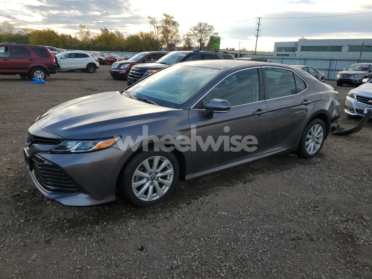 2020 TOYOTA CAMRY LE (VIN 4T1L11AK2LU948215) main photo