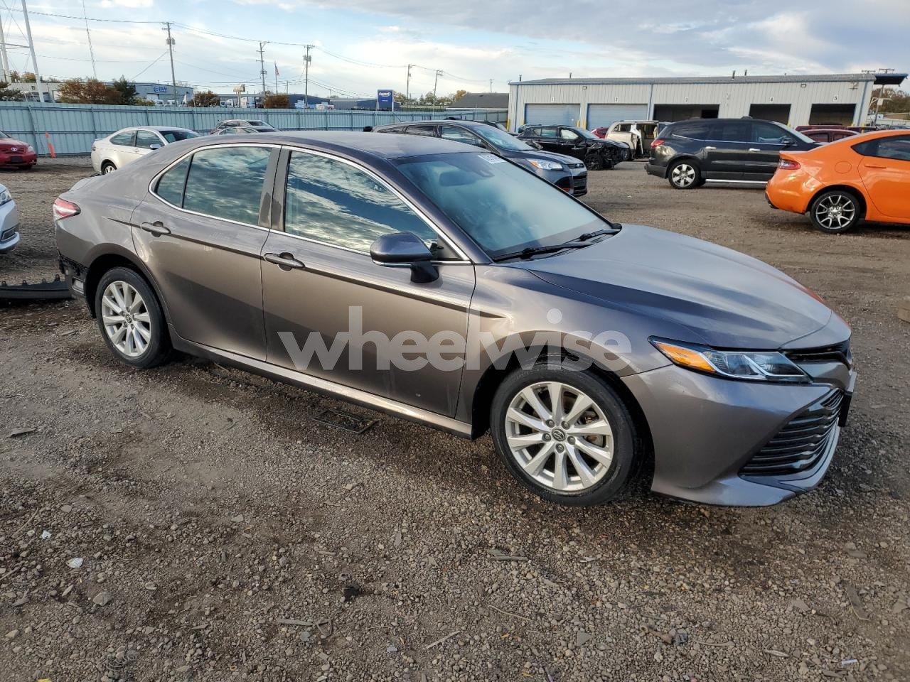 Photo 4 of 2020 TOYOTA CAMRY LE (VIN 4T1L11AK2LU948215)