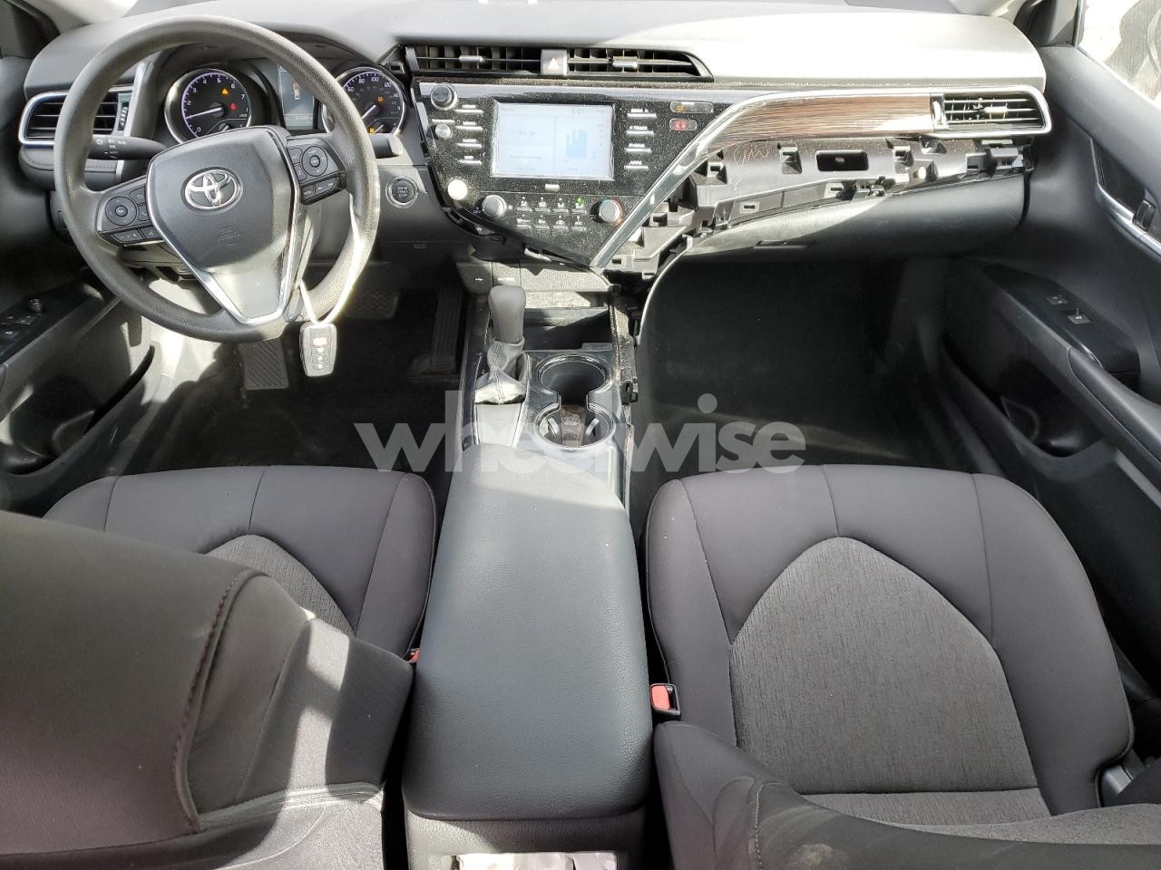 Photo 8 of 2020 TOYOTA CAMRY LE (VIN 4T1L11AK2LU948215)