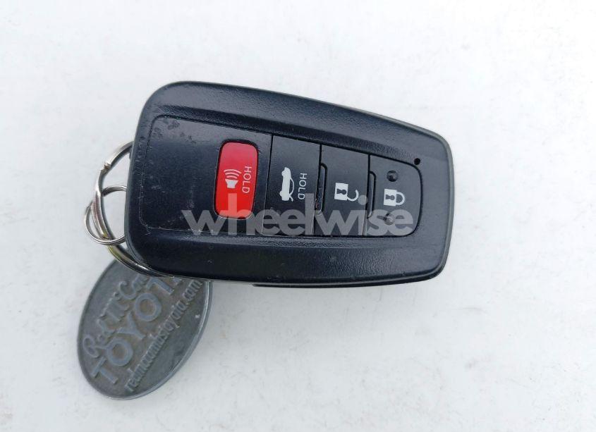 Photo 11 of 2020 Toyota Camry LE (VIN 4T1L11AK4LU306773)