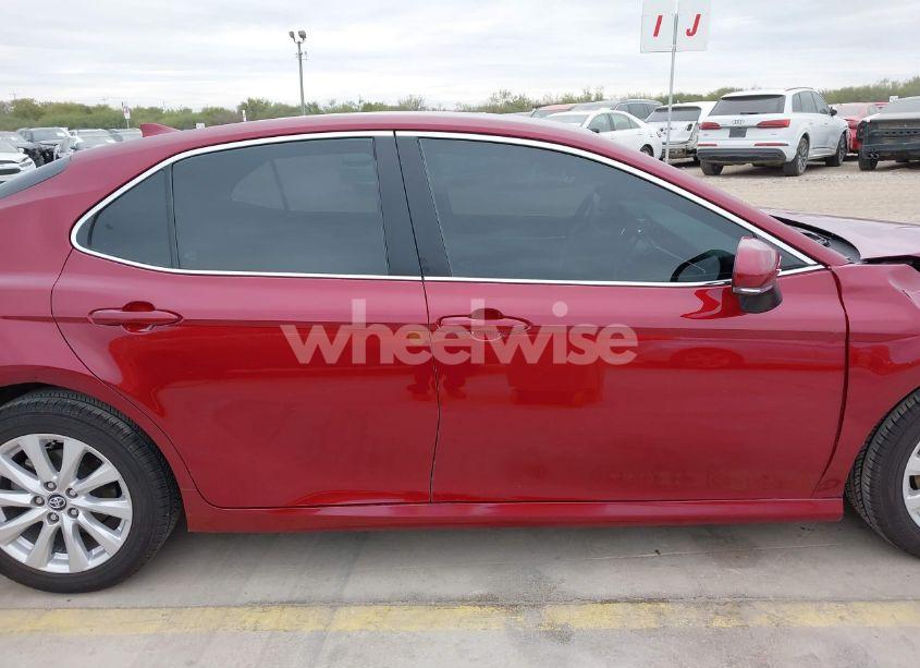 Photo 13 of 2020 Toyota Camry LE (VIN 4T1L11AK4LU306773)