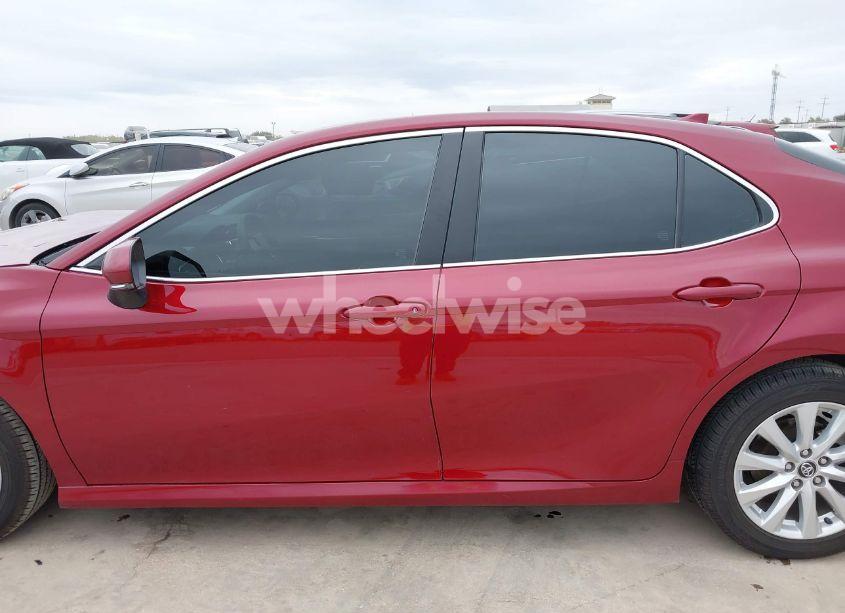 Photo 14 of 2020 Toyota Camry LE (VIN 4T1L11AK4LU306773)
