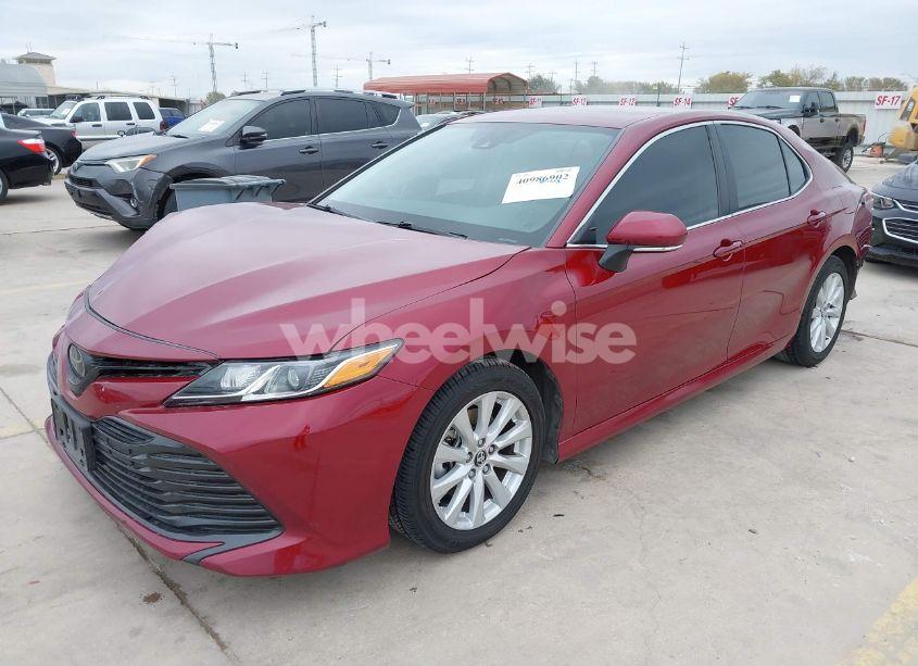 Photo 2 of 2020 Toyota Camry LE (VIN 4T1L11AK4LU306773)