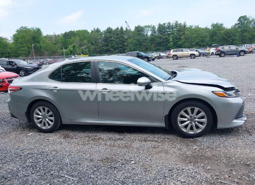 Photo 13 of 2020 Toyota Camry LE (VIN 4T1L11AK5LU913166)