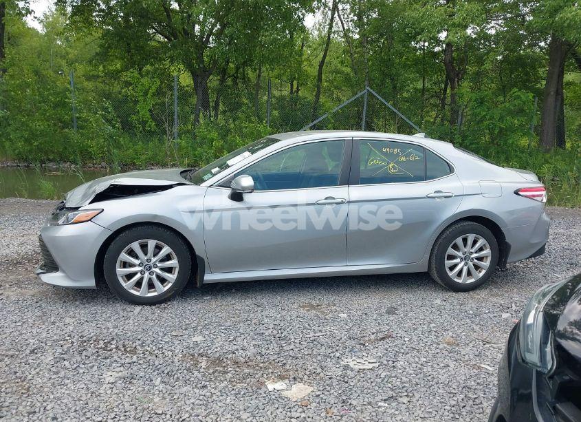 Photo 14 of 2020 Toyota Camry LE (VIN 4T1L11AK5LU913166)