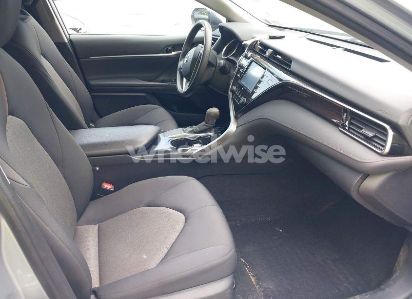 Photo 5 of 2020 Toyota Camry LE (VIN 4T1L11AK5LU913166)