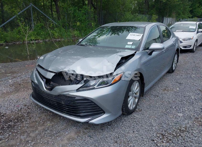 Photo 6 of 2020 Toyota Camry LE (VIN 4T1L11AK5LU913166)