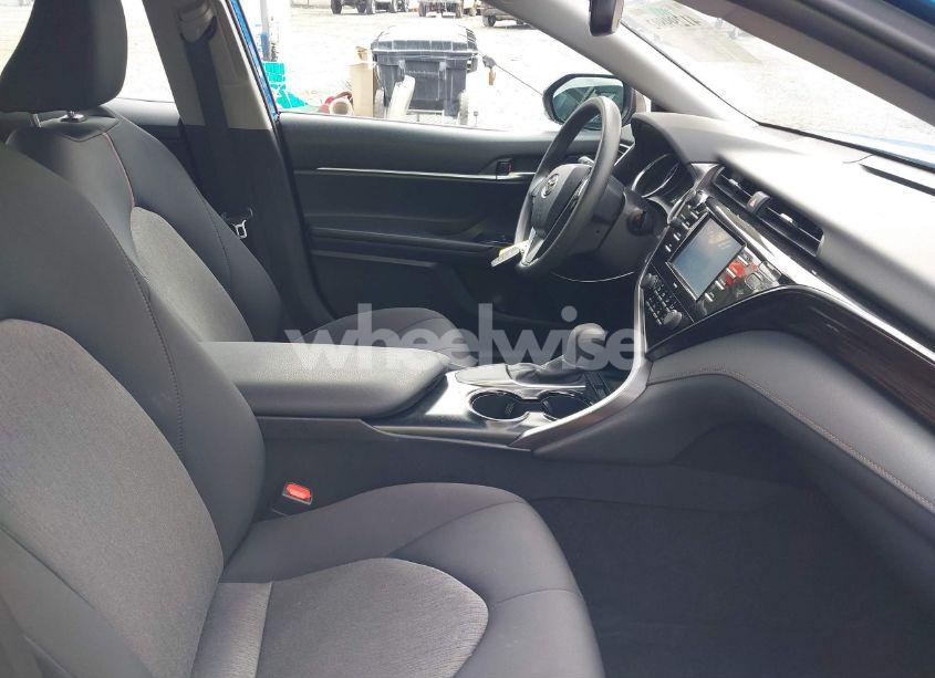 Photo 5 of 2020 Toyota Camry LE (VIN 4T1L11AK8LU394324)