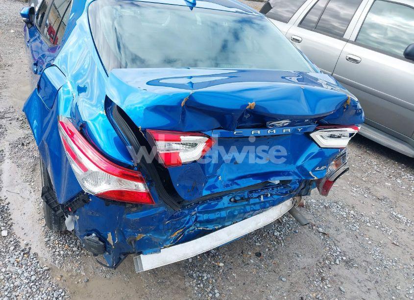 Photo 6 of 2020 Toyota Camry LE (VIN 4T1L11AK8LU394324)