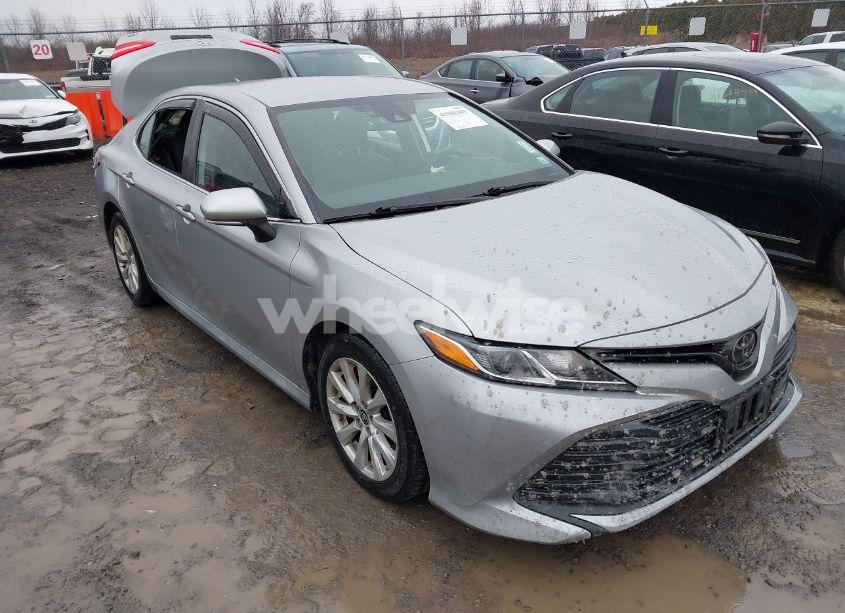 2020 Toyota Camry LE AWD (VIN 4T1L11BK2LU007684) main photo