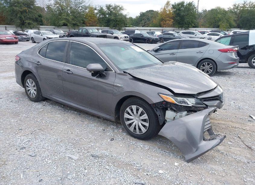 2020 Toyota Camry LE HYBRID (VIN 4T1L31AK2LU523569) main photo