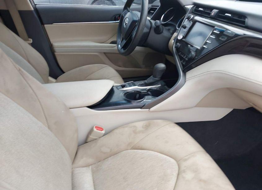 Photo 5 of 2020 Toyota Camry LE HYBRID (VIN 4T1L31AK2LU523569)