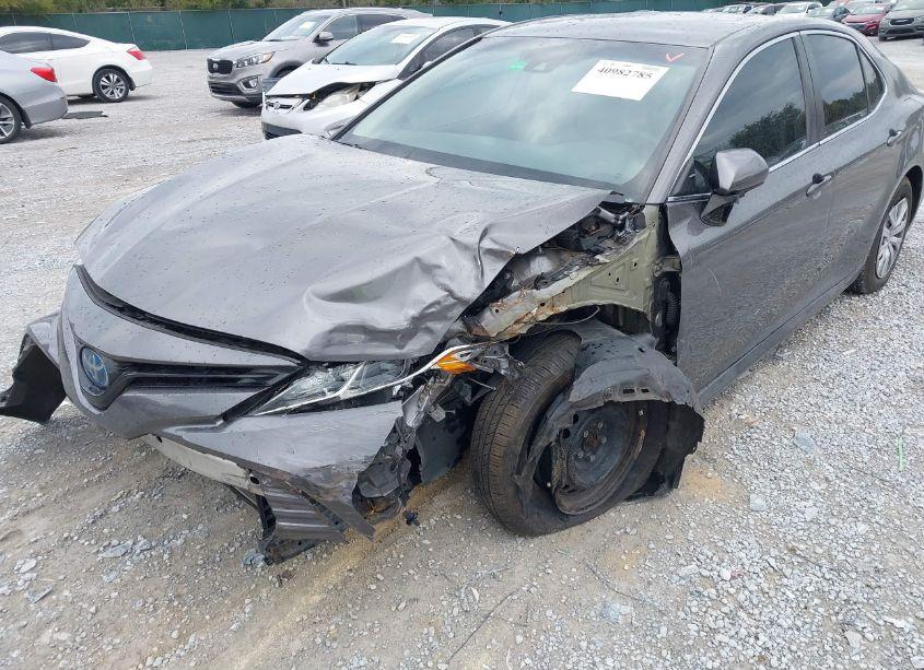 Photo 6 of 2020 Toyota Camry LE HYBRID (VIN 4T1L31AK2LU523569)