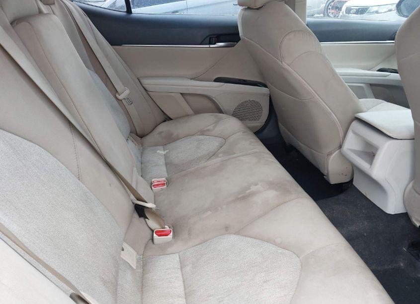 Photo 8 of 2020 Toyota Camry LE HYBRID (VIN 4T1L31AK2LU523569)