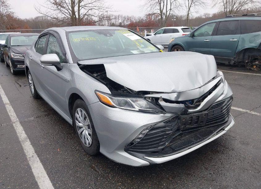 2020 Toyota Camry LE HYBRID (VIN 4T1L31AK3LU524097) main photo