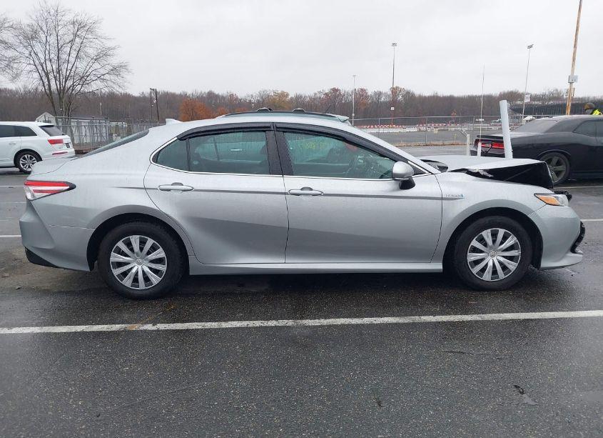 Photo 12 of 2020 Toyota Camry LE HYBRID (VIN 4T1L31AK3LU524097)