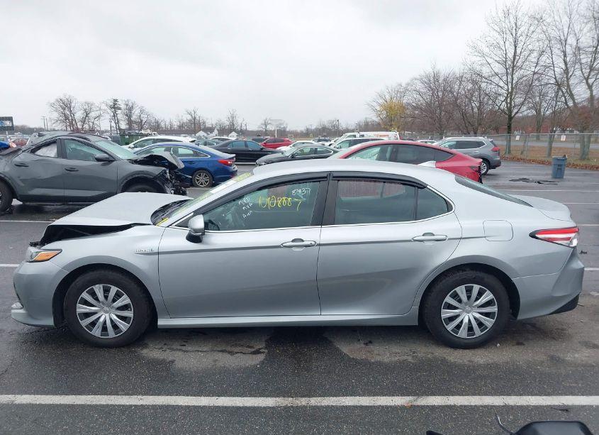 Photo 13 of 2020 Toyota Camry LE HYBRID (VIN 4T1L31AK3LU524097)