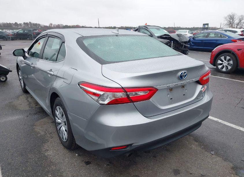 Photo 3 of 2020 Toyota Camry LE HYBRID (VIN 4T1L31AK3LU524097)