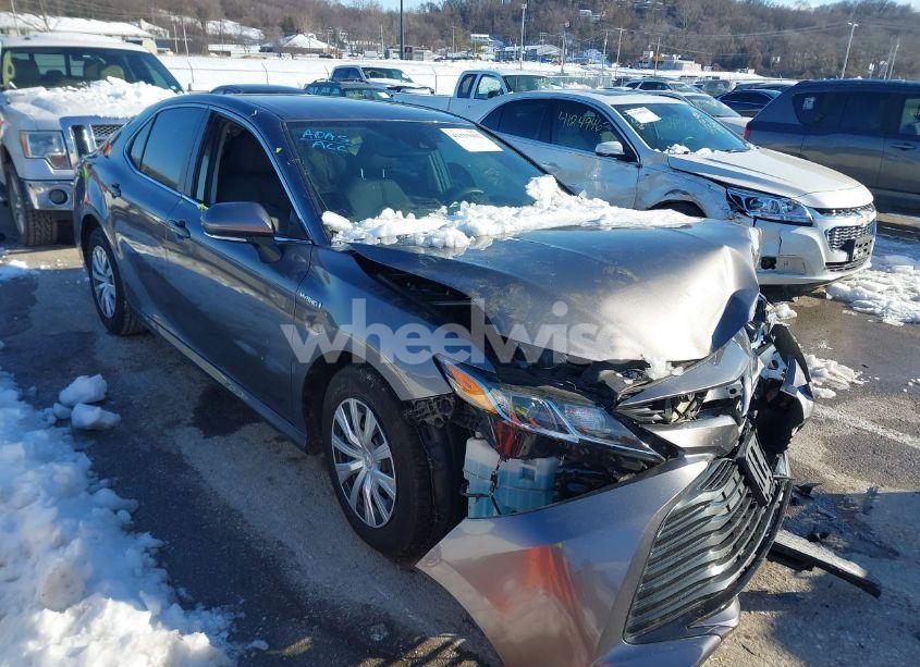 2020 Toyota Camry LE HYBRID (VIN 4T1L31AK5LU519757) main photo