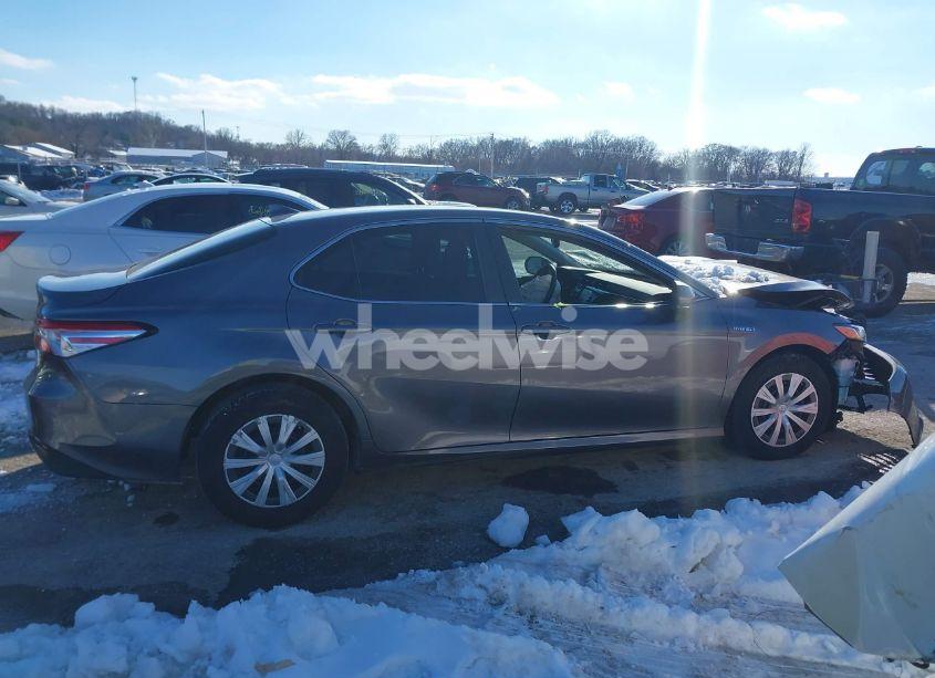 Photo 13 of 2020 Toyota Camry LE HYBRID (VIN 4T1L31AK5LU519757)
