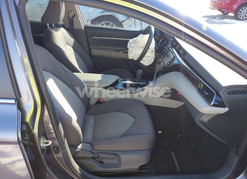 Photo 5 of 2020 Toyota Camry LE HYBRID (VIN 4T1L31AK5LU519757)