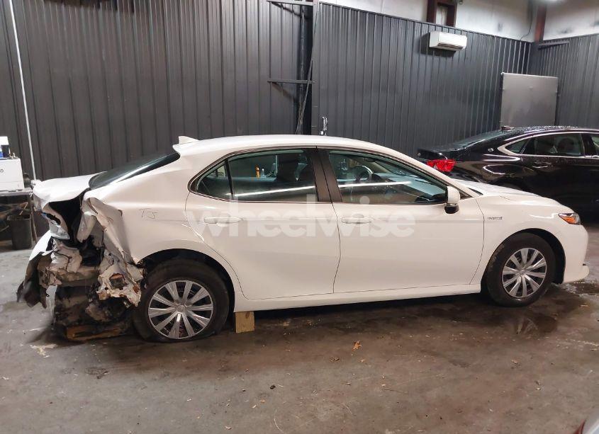 Photo 13 of 2020 Toyota Camry LE HYBRID (VIN 4T1L31AK6LU524014)