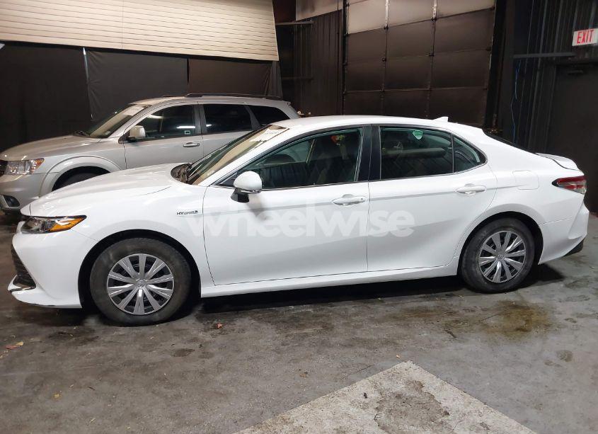 Photo 14 of 2020 Toyota Camry LE HYBRID (VIN 4T1L31AK6LU524014)