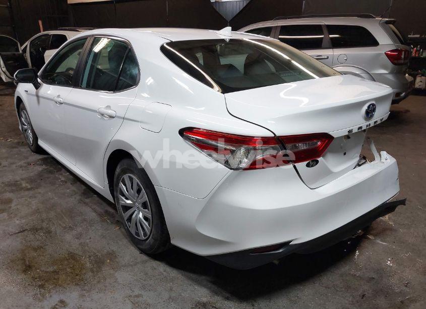 Photo 3 of 2020 Toyota Camry LE HYBRID (VIN 4T1L31AK6LU524014)