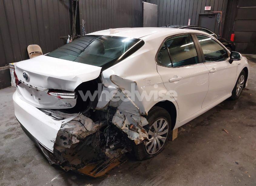 Photo 4 of 2020 Toyota Camry LE HYBRID (VIN 4T1L31AK6LU524014)