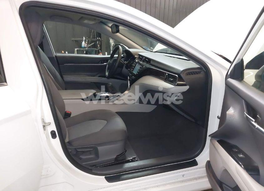 Photo 5 of 2020 Toyota Camry LE HYBRID (VIN 4T1L31AK6LU524014)