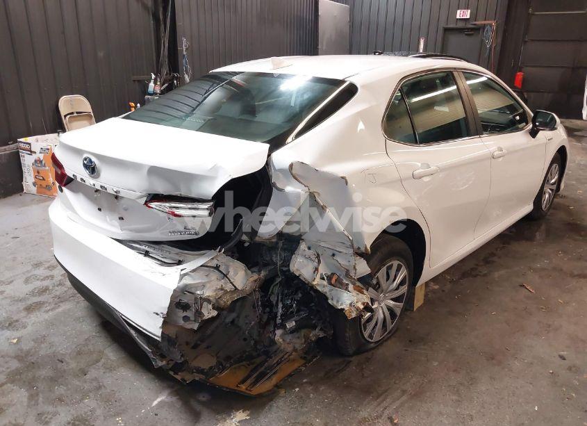 Photo 6 of 2020 Toyota Camry LE HYBRID (VIN 4T1L31AK6LU524014)