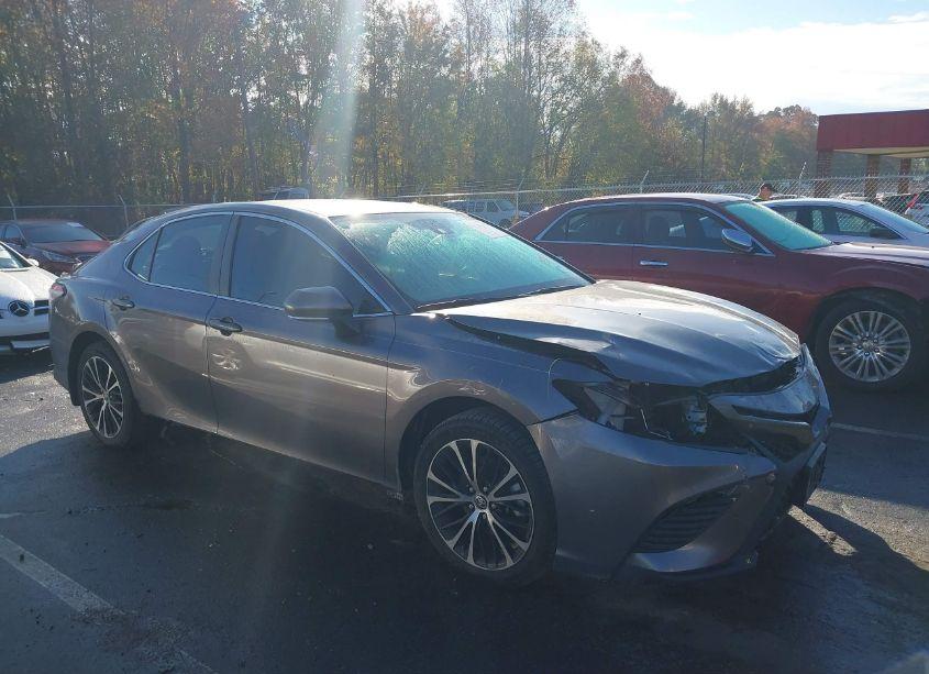 2020 Toyota Camry SE (VIN 4T1M11AK0LU951389) main photo