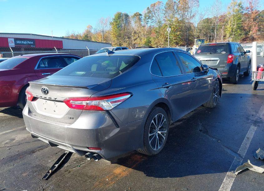 Photo 4 of 2020 Toyota Camry SE (VIN 4T1M11AK0LU951389)