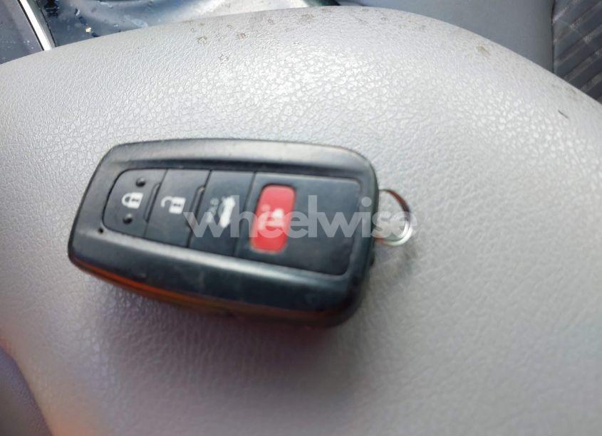 Photo 11 of 2020 Toyota Camry SE (VIN 4T1M11AK0LU983677)