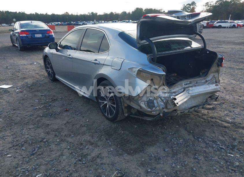 Photo 3 of 2020 Toyota Camry SE (VIN 4T1M11AK0LU983677)