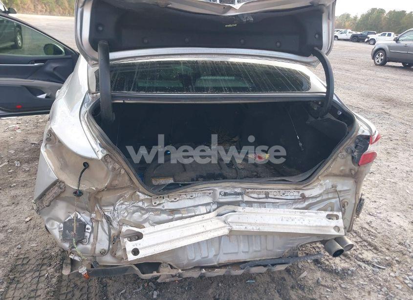 Photo 6 of 2020 Toyota Camry SE (VIN 4T1M11AK0LU983677)