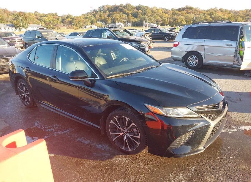2020 Toyota Camry SE (VIN 4T1M11AK1LU955192) main photo