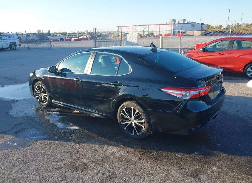 Photo 3 of 2020 Toyota Camry SE (VIN 4T1M11AK1LU955192)