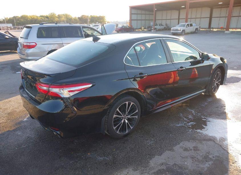 Photo 4 of 2020 Toyota Camry SE (VIN 4T1M11AK1LU955192)