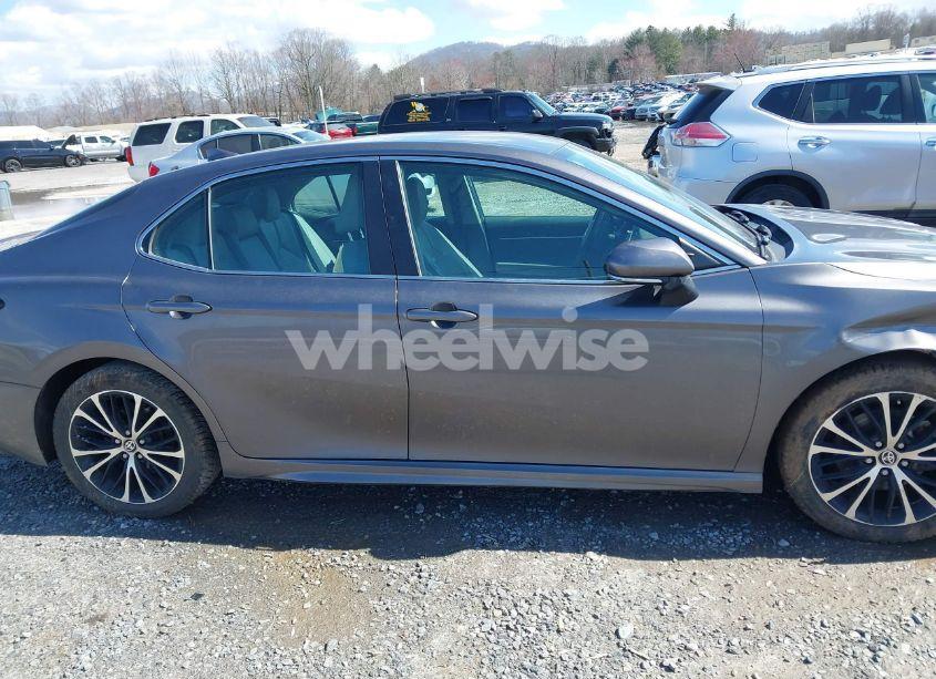 Photo 14 of 2020 Toyota Camry SE (VIN 4T1M11AK1LU979850)