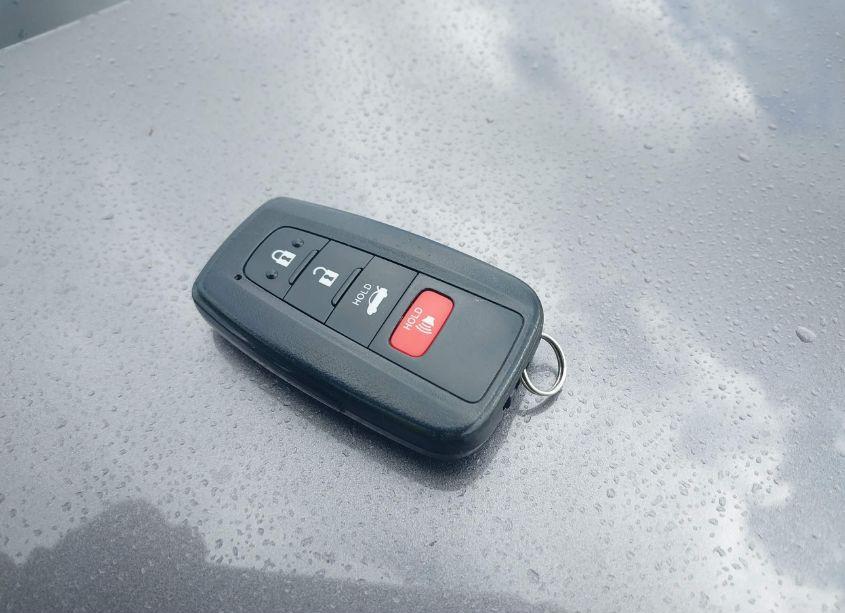 Photo 11 of 2020 Toyota Camry SE (VIN 4T1M11AK2LU933847)