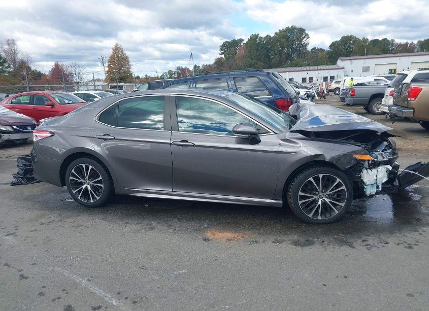 Photo 13 of 2020 Toyota Camry SE (VIN 4T1M11AK2LU933847)