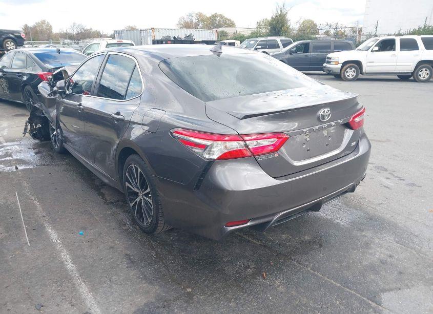 Photo 3 of 2020 Toyota Camry SE (VIN 4T1M11AK2LU933847)